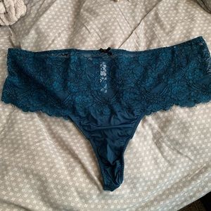 Lane Bryant Cacique 26/28 wide side lace thong
